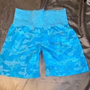 Nvgtn camo shorts (xs) blue